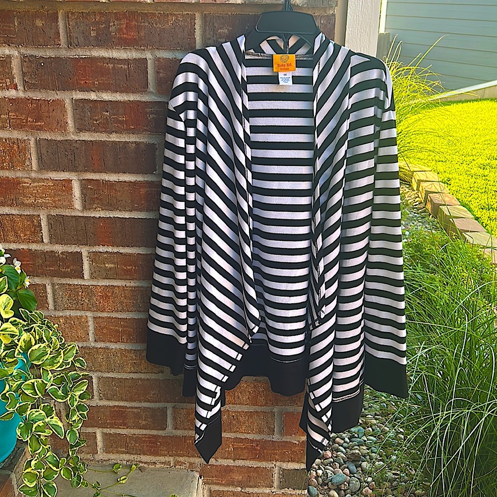 RUBY RD Woman Size 1X Black & White Striped Cardigan